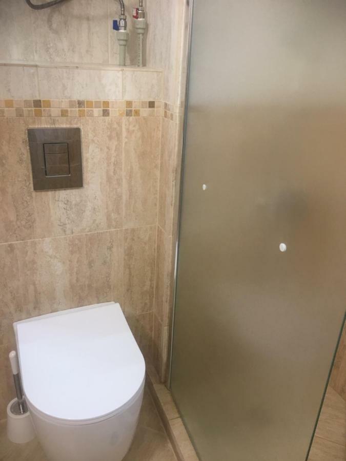 Apartemen Stylish Spacious Flat *